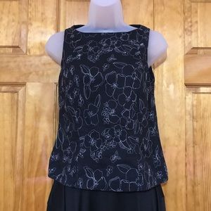 Ann Taylor Loft Blouse 
3 / 4 Small Petite
55% Linen 45% Cotton
Dressy or Casual